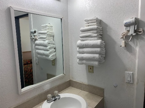 Budget Lodge Inn - Abilene image 3